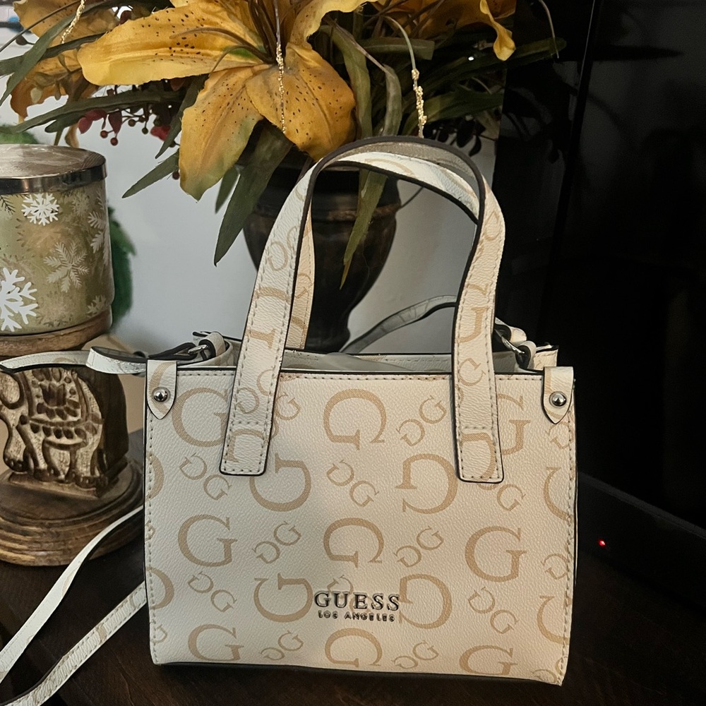 GUESS Cream Logo Tote Bag